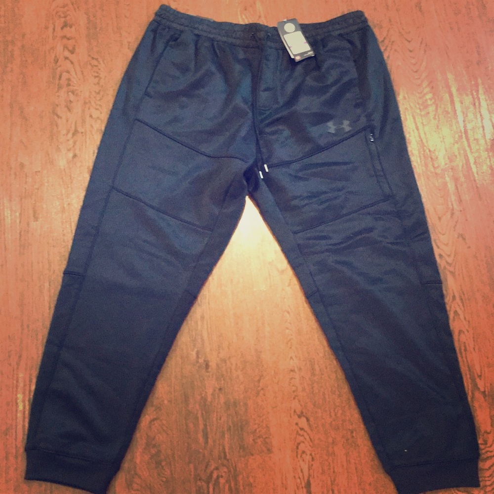 Men’s Under Armour tapered cold gear joggers
